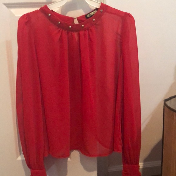 Bundle of two adorable shirts - Picture 6 of 6